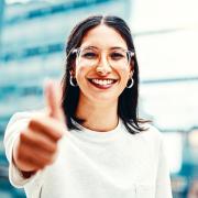 alles bestens! Eine Frau mit der Gäste "Ok"