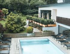 Vulkanlandhotel**** Legenstein Aussenpool des Wellnessbereiches des Vulkanlandhotels Legenstein