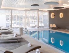 Hotel Das KATSCHBERG Wellnesspool mit Ruheliegen im Hotel Das KATSCHBERG