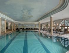 Wellness und Relax Hotel Milderer Hof Innenpool im Wellness und Relax Hotel Milderer Hof