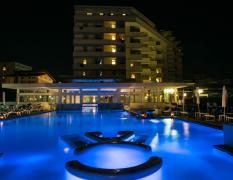 Hotel Terme Abano Verdi Nachtansicht des Aussenpools und des Hotels Terme Abano Verdi
