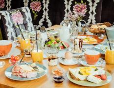 Gedeckter Frühstückstisch im Hotel DIE BARBARA
