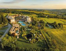 Luftbild des Hotels und Spa Larimar