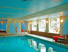 Schwimmbad im Hotel Azenberg