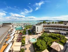 Aussenansicht Hotel Golden Lake Resort